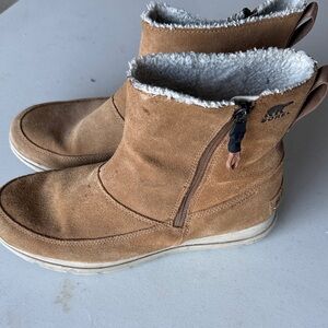 Sorel Emelie Zip Women’s Tan Suede Boots with White Fur Lining Size 10